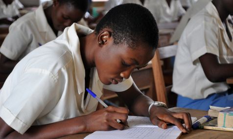 Schülerin in Ghana